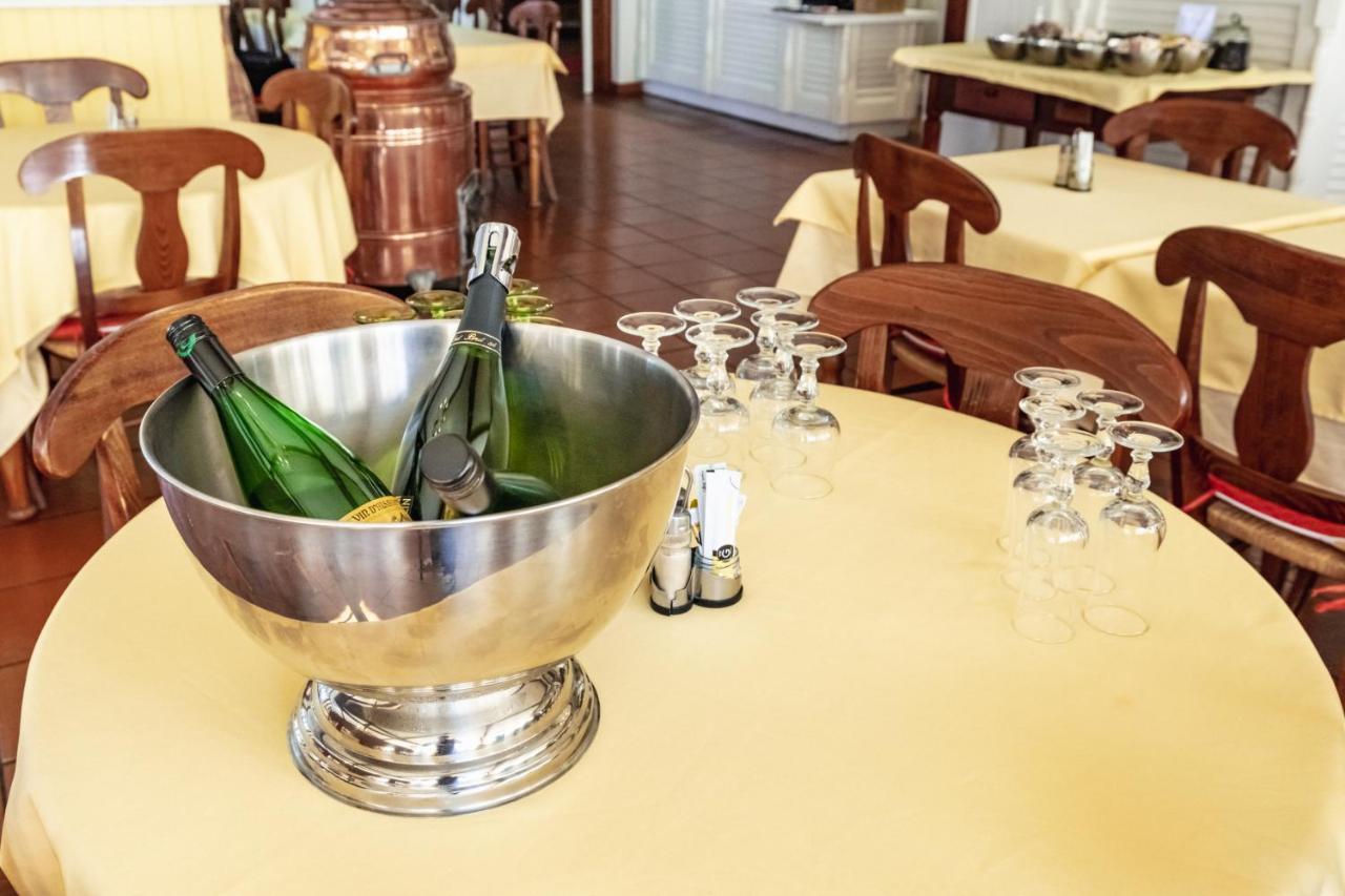Hotel Strasbourg - Montagne Verte & Restaurant Louisiane ภายนอก รูปภาพ